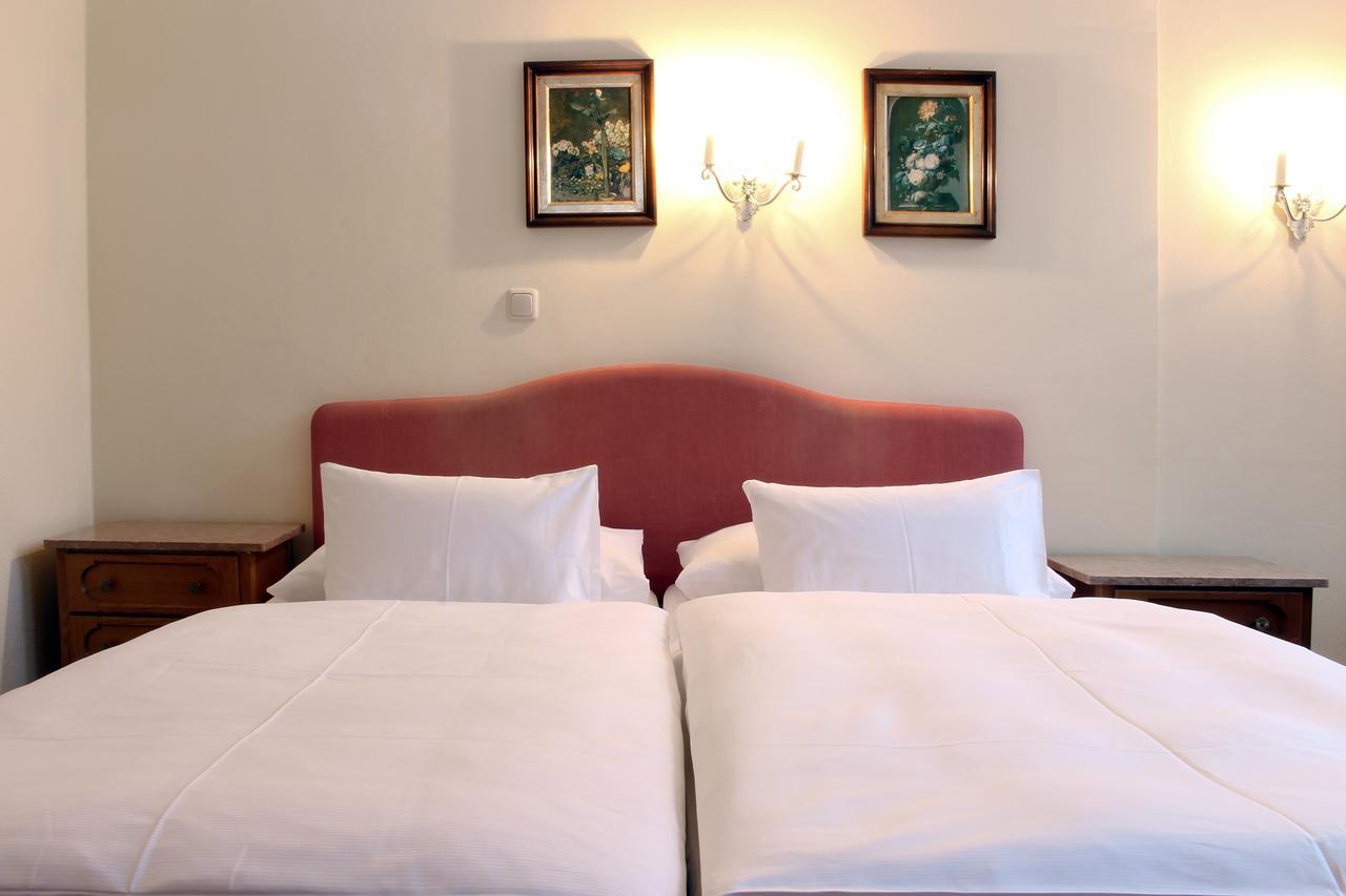Gruener Baum Hotel باد جاستاين الغرفة الصورة