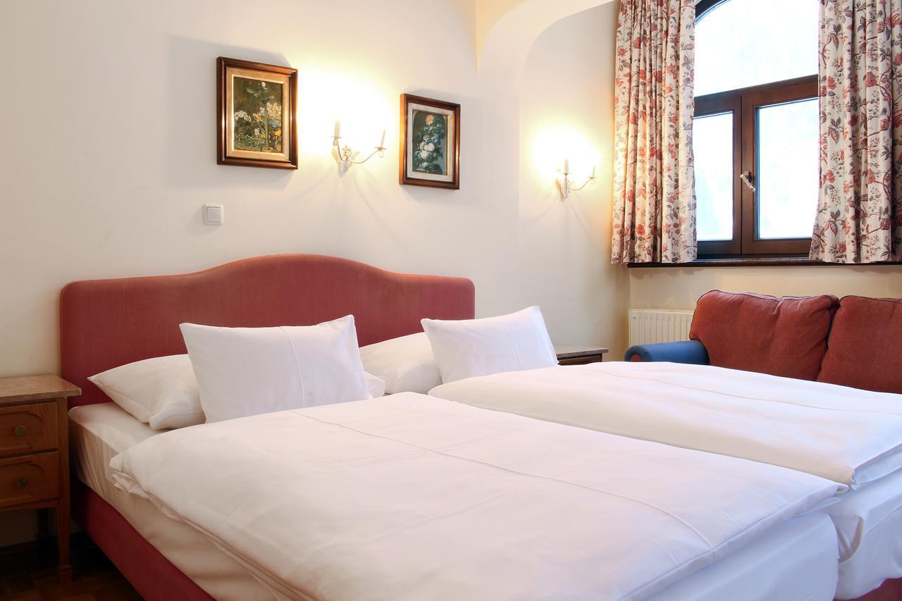 Gruener Baum Hotel باد جاستاين الغرفة الصورة